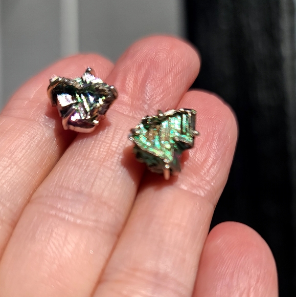 Bismuth NATURAL sterling stud earrings - Picture 9 of 10